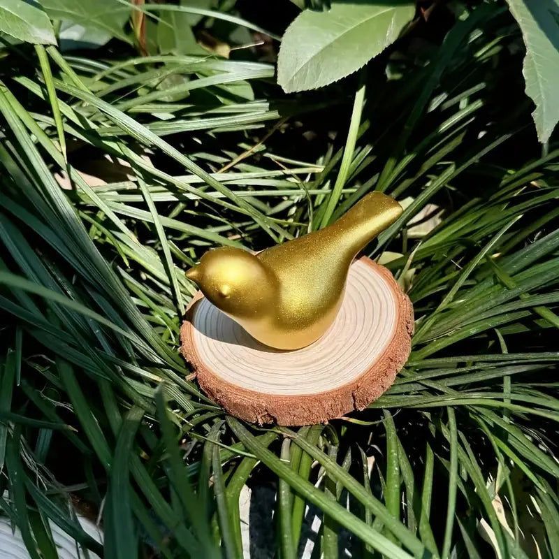 2pcs / Set Collectible Bird Figurines