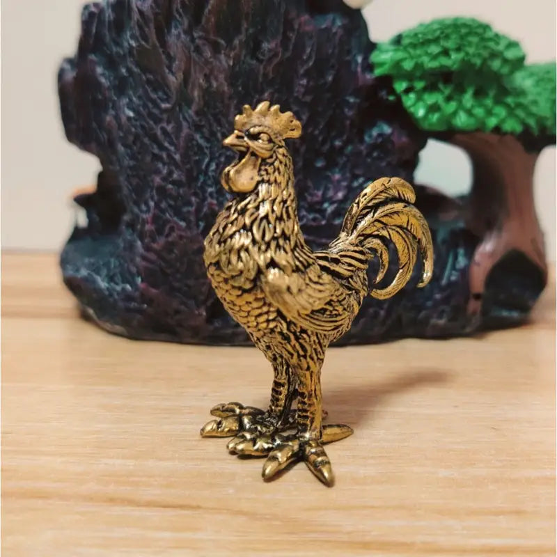 Elegant Resin Rooster Statue - Classic Golden Farmhouse Decor