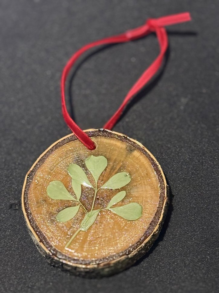 Ruta (Rue / Ruda) Ornament -- Medium