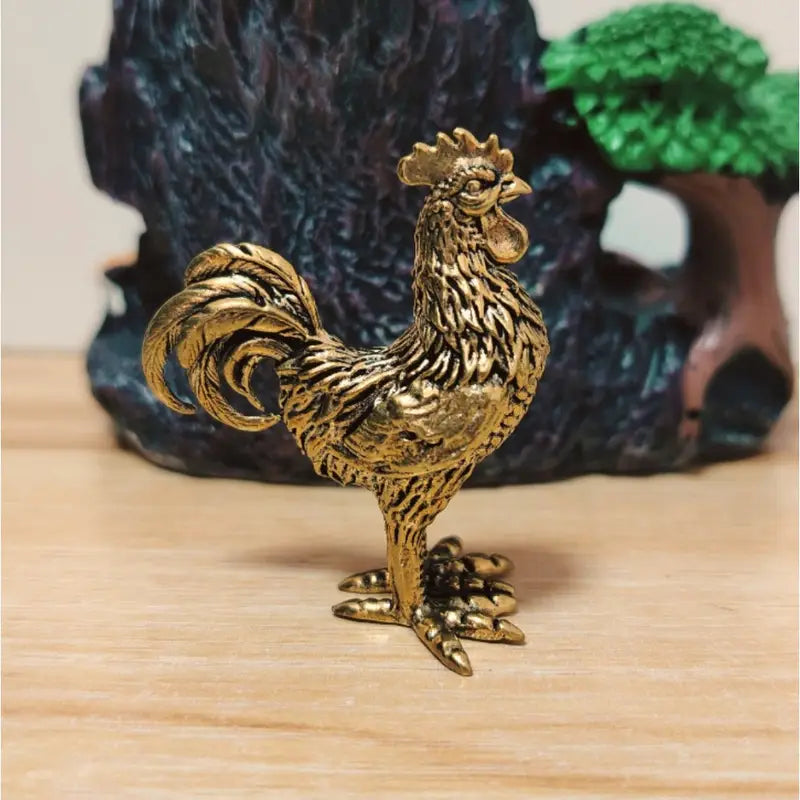 Elegant Resin Rooster Statue - Classic Golden Farmhouse Decor