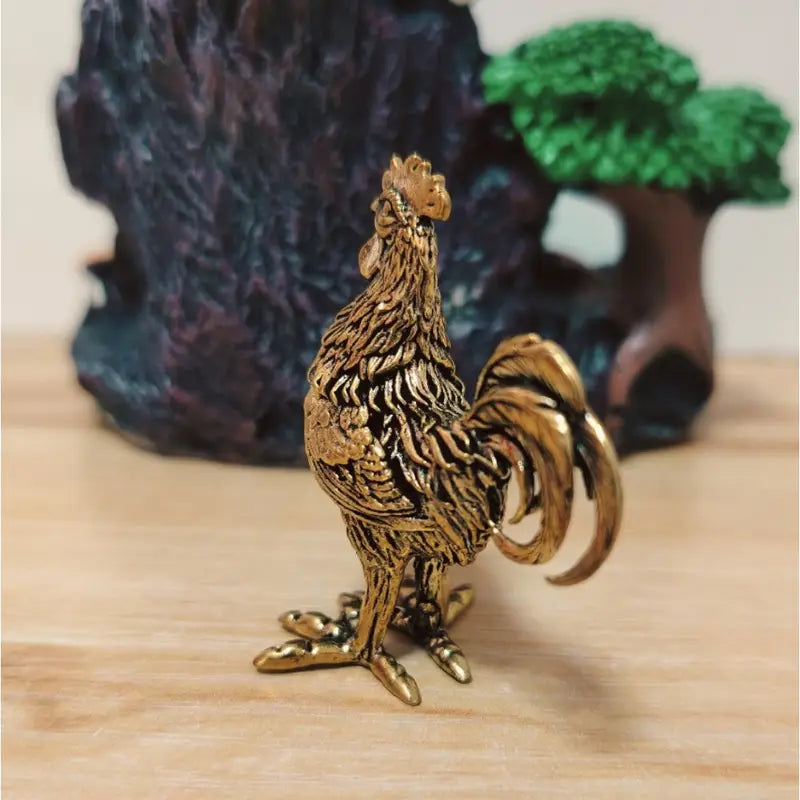 Elegant Resin Rooster Statue - Classic Golden Farmhouse Decor