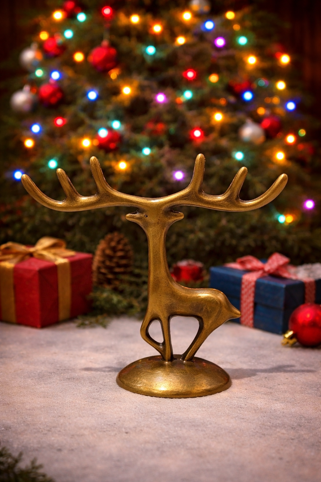 Elegant Resin Modern Reindeer