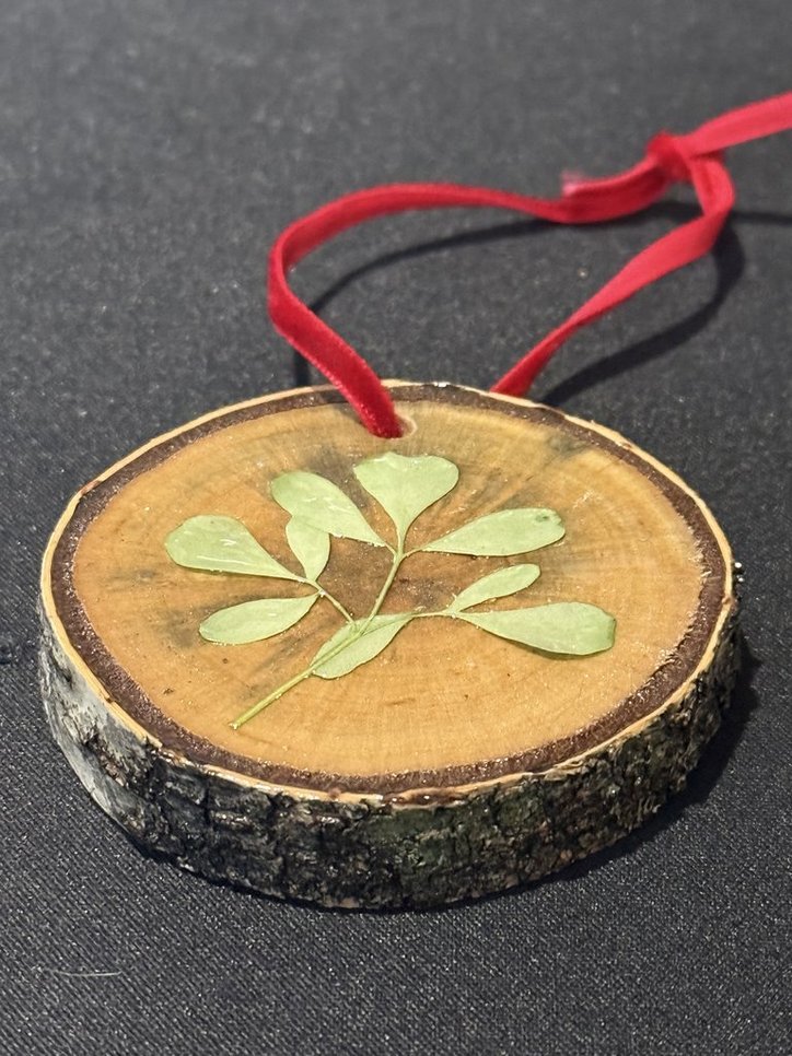 Ruta (Rue / Ruda) Ornament -- Medium