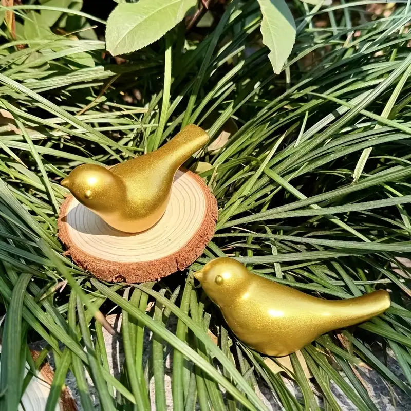 2pcs / Set Collectible Bird Figurines